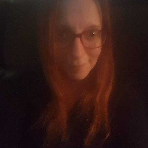 Meet your Posher, Colleen - Picture 1 of 1